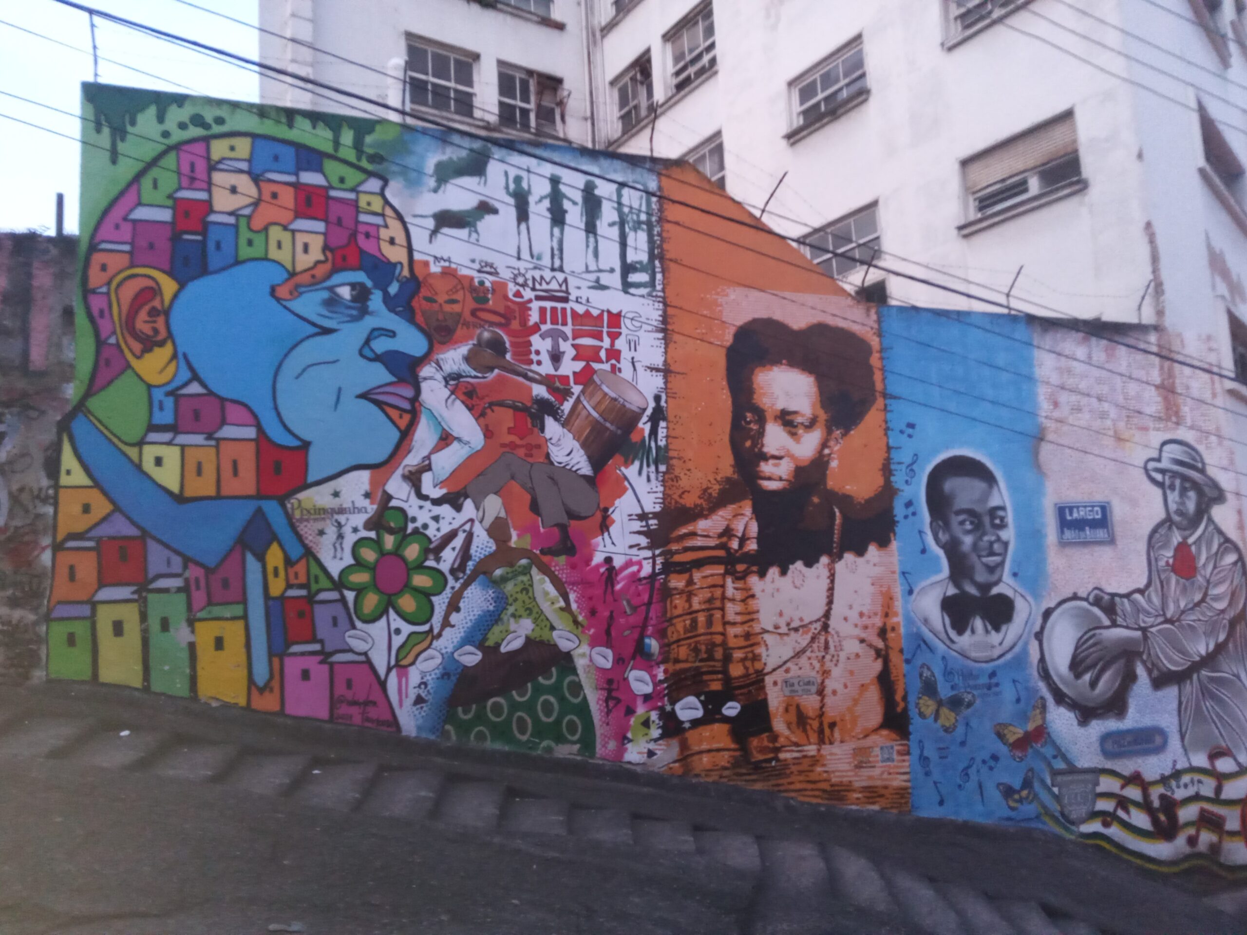 ibrant murals at Pedra do Sal, birthplace of samba and Afro-Brazilian culture